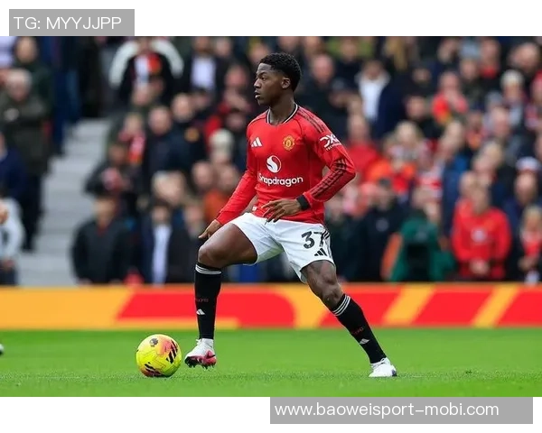 姆伯莫三球一助攻助曼联连胜官方宣布其为十月最佳球员 姆伯莫三球一助攻助曼联连胜官方宣布其为十月最佳球员