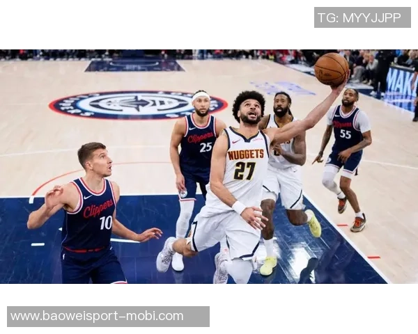 穆雷半场火力全开14投9中三分命中率高达50砍下23分助球队争胜 穆雷半场火力全开14投9中三分命中率高达50砍下23分助球队争胜